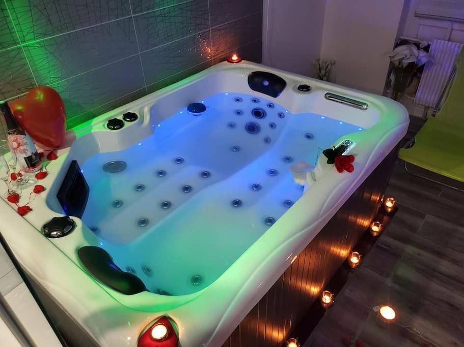 Le Lovelyhome Au Centre Avec Jacuzzi Et Sauna Proche Gare Et Parking Gratuit Colmar