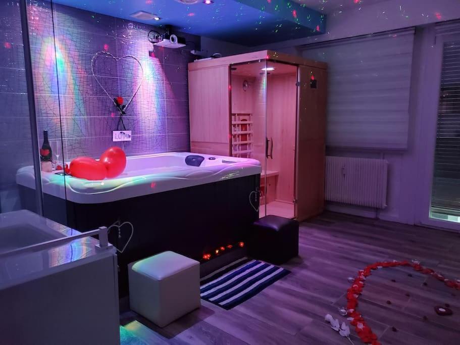 Le Lovelyhome Au Centre Avec Jacuzzi Et Sauna Proche Gare Et Parking Gratuit Apartment *